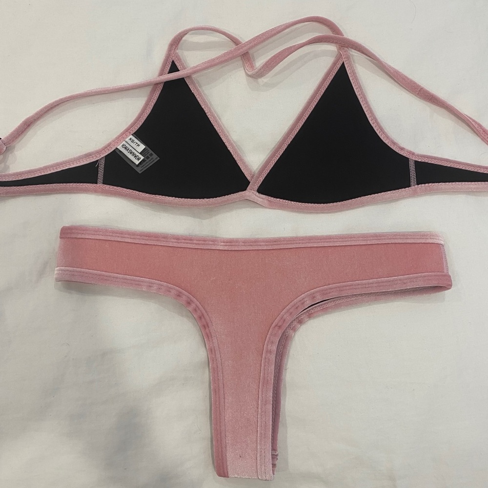 Hoaka swimwear